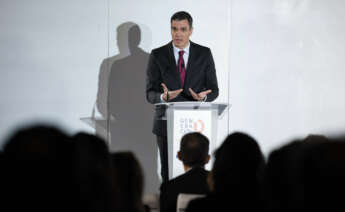 MADRID, 30/11/2022.- El presidente del Gobierno, Pedro Sánchez, interviene en el acto de presentación del Pacto por la Generación Digital, impulsado junto a Radio Televisión Española, este miércoles en la sede del Colegio Oficial de Arquitectos de Madrid. EFE/ Chema Moya