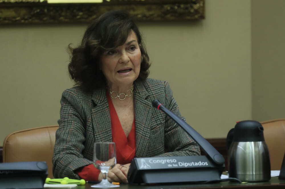 La presidenta de la Comisión de Igualdad, Carmen Calvo, durante la Comisión que aprueba el dictamen del proyecto de ley trans, este lunes en el Congreso. EFE/ Fernando Alvarado