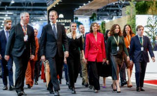 falda efecto piel Mango