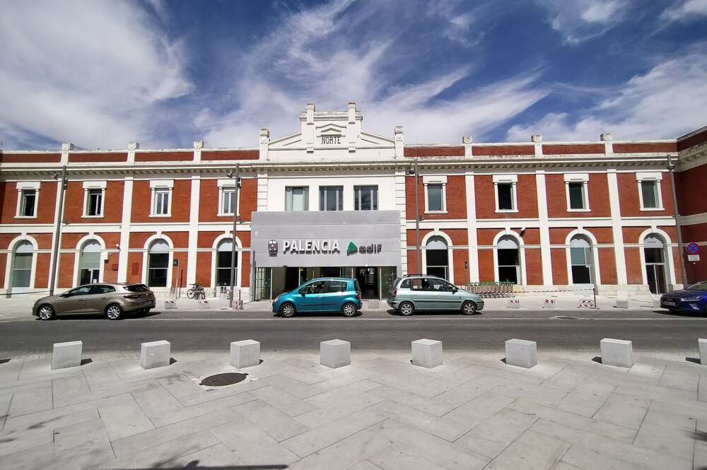 Estación de Adif de Palencia. Foto: Emilio J. Rodríguez Posada.