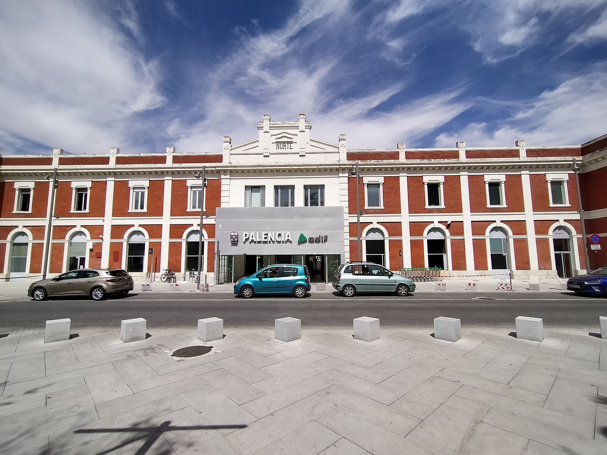 Estación de Adif de Palencia. Foto: Emilio J. Rodríguez Posada.