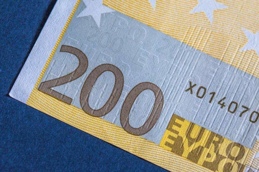 Un billete de 200 euros. Foto: Pixabay.