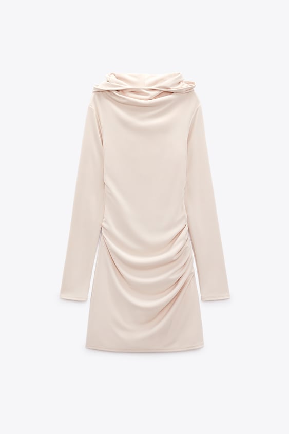 vestido capucha zara