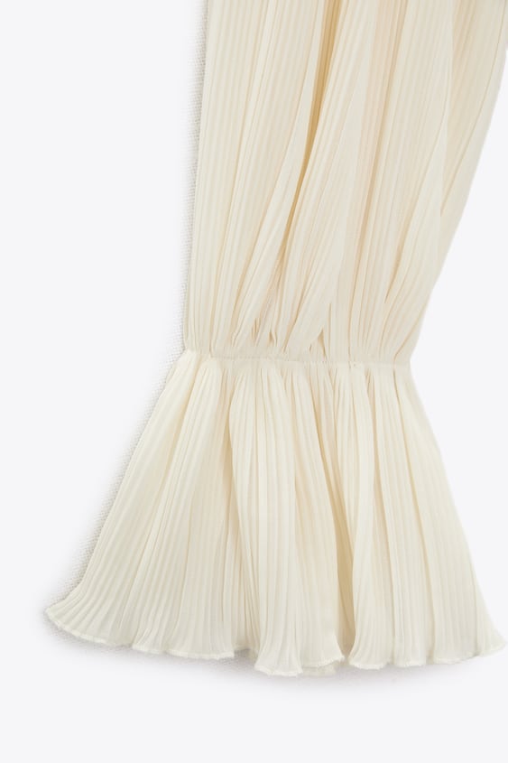 vestido plisado zara