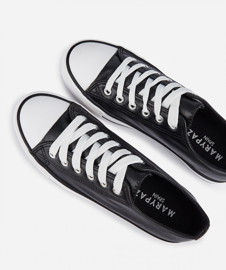 MaryPaz con estas zapatillas estilo Converse que querrás combinar con todo por menos de 13 euros - Economía