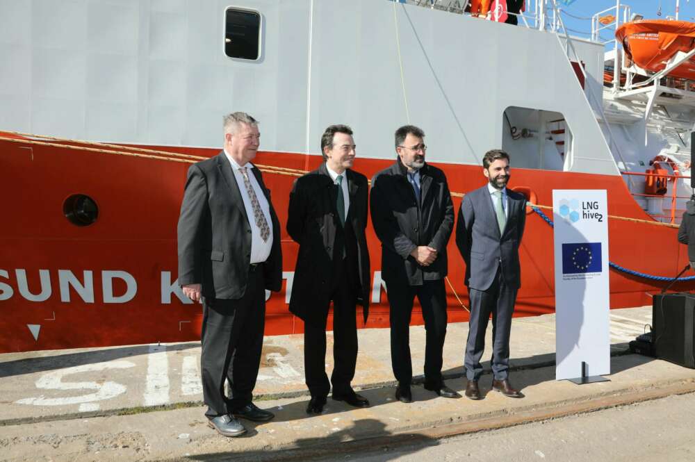La filial de Enagás, Scale Gas, y Knutsen inauguran el primer barco de suministro de GNL que se construye en España y que tendrá como puerto base Barcelona. Foto: Enagás.
