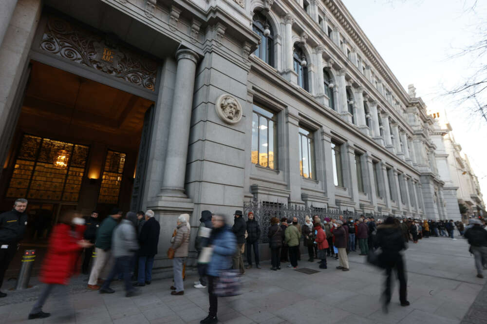 La compra de Letras ha tenido un éxito inesperado. Foto Javier Lizón-EFE