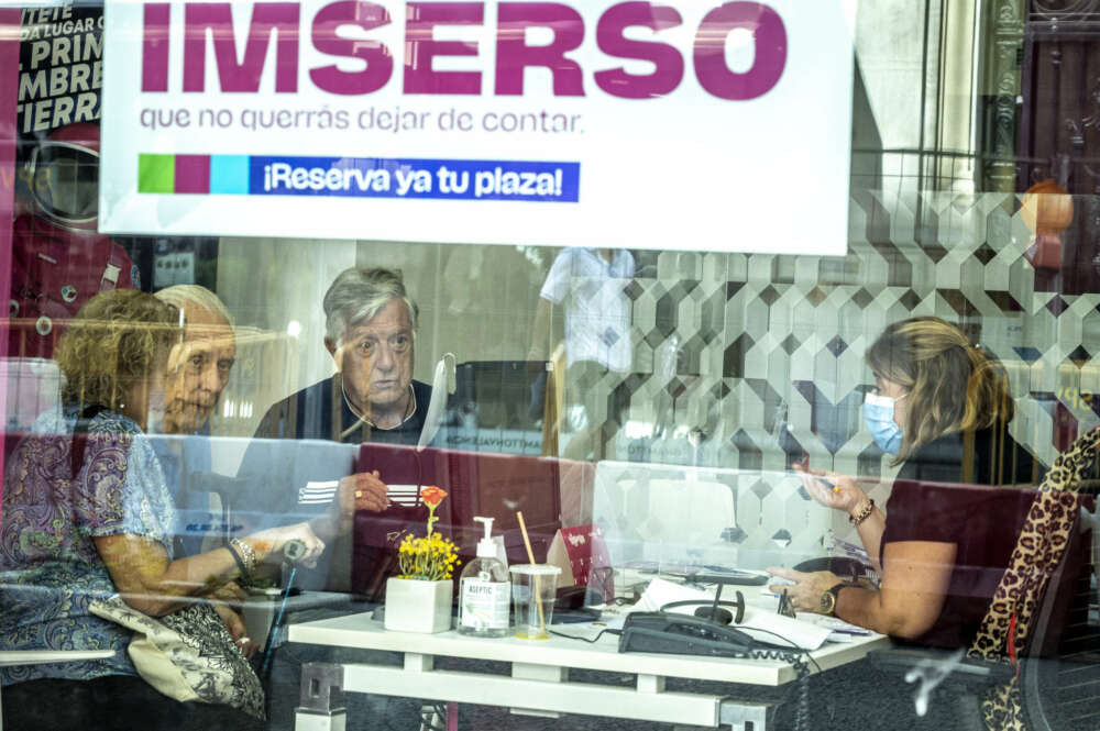 El Imserso otorga las plazas disponibles según un sistema de puntuación.EFE/ Biel Aliño