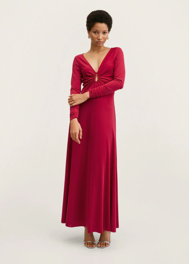 Los mejores vestidos largos de Mango con los que triunfar como invitada esta primavera - Economía Digital Los mejores vestidos largos de Mango con los que triunfar como invitada esta primavera - Economía Digital