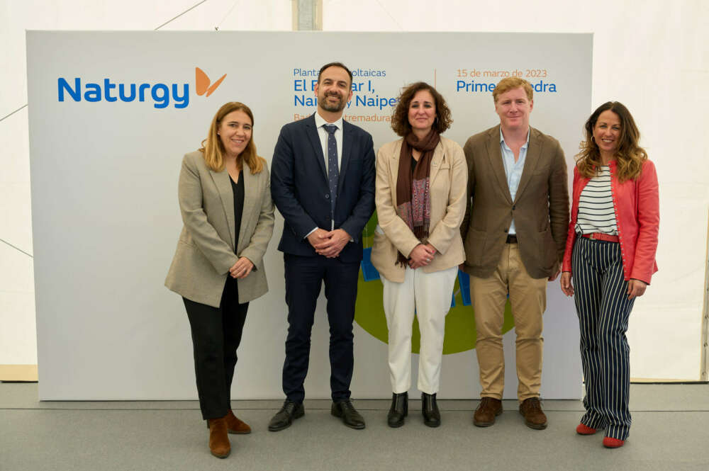 Acto de colocación de la primera piedra. Foto: Naturgy.