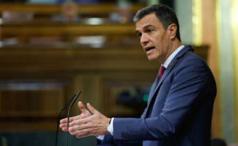 MADRID, 19/04/2023.- El presidente del Gobierno, Pedro Sánchez, comparece en el pleno del Congreso a petición propia y del PP para informar de los últimos consejos europeos, de las relaciones entre España y Marruecos y de la actual situación de la guerra en Ucrania, este miércoles, en el Congreso de los Diputados en Madrid. EFE/ Chema Moya