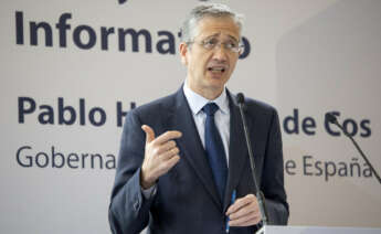 LOGROÑO, 25/04/2023.- El gobernador del Banco de España, Pablo Hernández de Cos, interviene en la conferencia "La actualidad económica", organizada por el Club de Marketing de La Rioja, este martes en Logroño. EFE/Raquel Manzanares