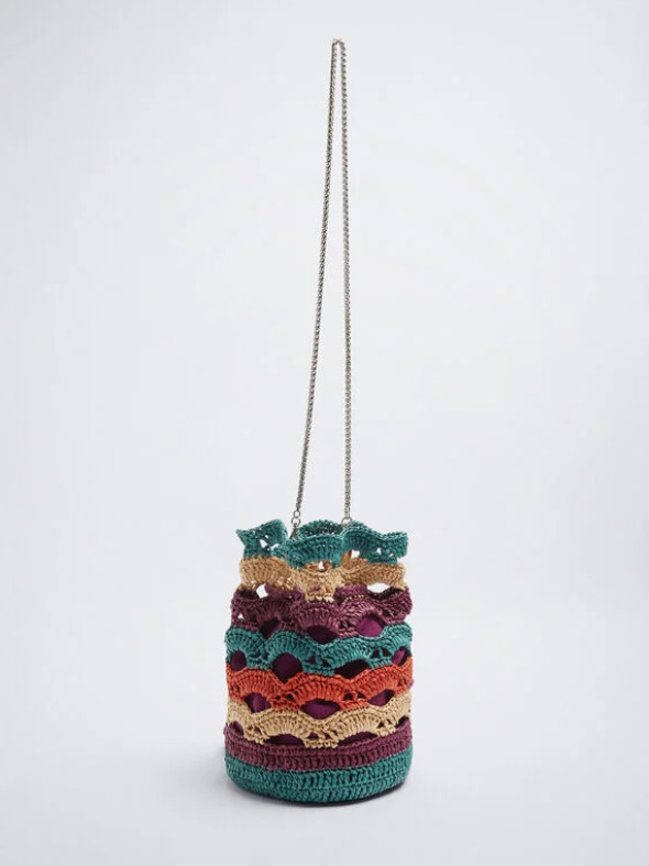 El bolso bombonera estilo crochet de la nueva colección de Parfois