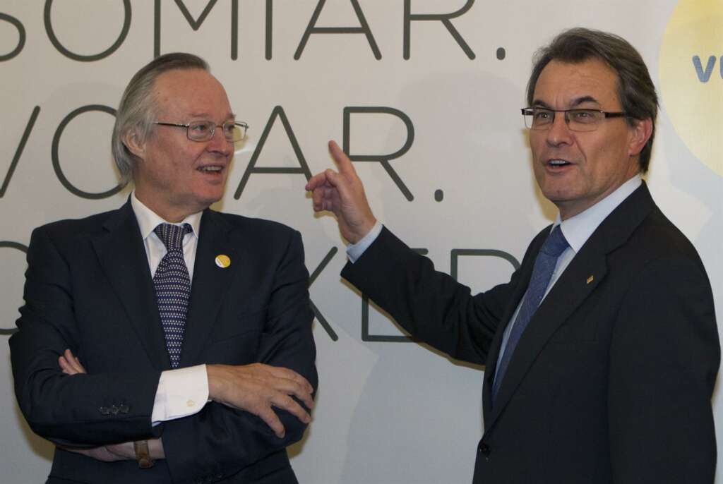 Josep Piqué con Artur Mas en 2012, cuando era presidente de Vueling. EFE/Toni Garriga