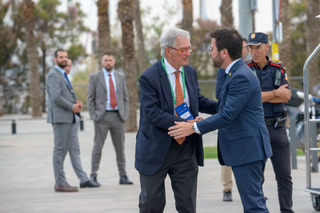 Xavier Trias saluda a Pere Aragonès. Imagen: Cercle d'Economia