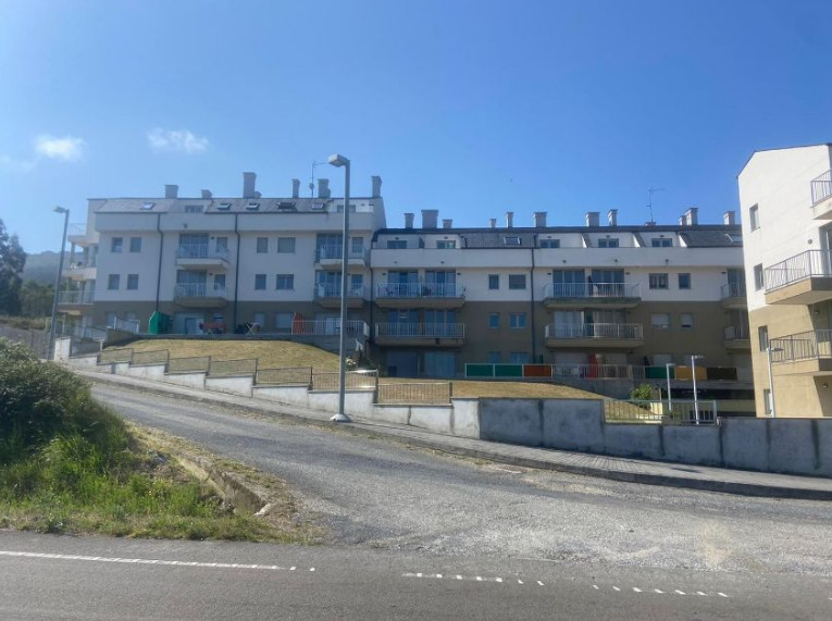 La vivienda situada en Barreiros incluye una plaza de garaje y un trastero. Foto: Idealista.