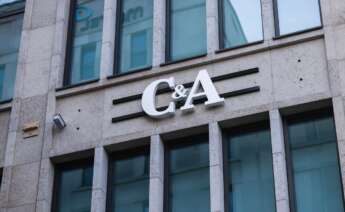 La fachada exterior de una tienda de C&A