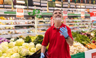 La campaña de verano suele impulsar un incremento de la contratación. Foto: Alcampo.