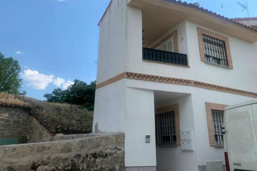 La vivienda ubicada en Colmenar del Arroyo, un municipio de Madrid, se vende por 57.000 euros. Foto: Solvia.