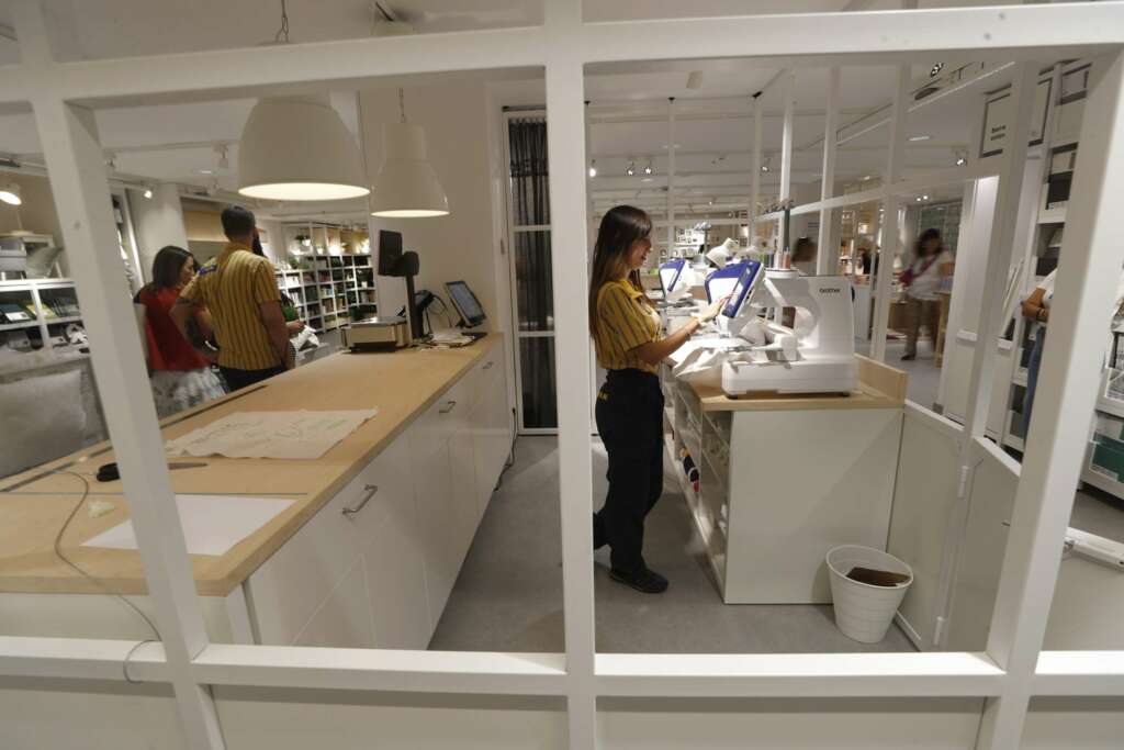 MADRID, 10/07/2018.- Nueva tienda urbana Ikea en la madrileña calle de Goya. EFE/Javier Lizón