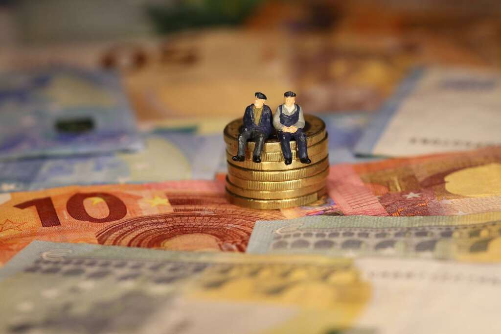 El desembolso de las pensiones se lleva a cabo el primer día hábil de cada mes, y antes del cuarto día natural. Foto: Freepik.