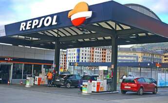 La cartera de productos de la compañía abarca desde los carburantes hasta la electricidad, gas, solar y movilidad eléctrica. Foto: Repsol.