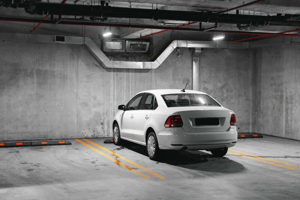 El alquiler de una plaza de parking es una operación sujeta a IVA. Foto: Freepik.