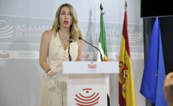 María Guardiola, presidenta del PP extremeño, en la rueda de prensa de este martes tras la constitución de la Asamblea de Extremadura.