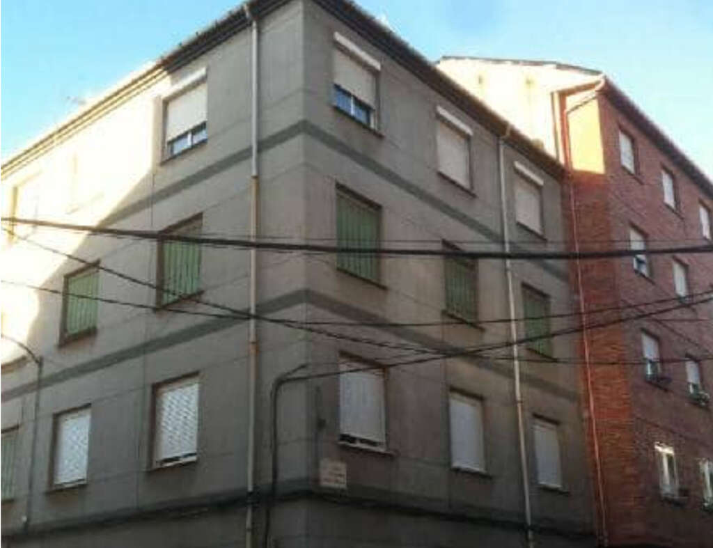 El piso situado en Ponferrada se vende por 8.500 euros. Foto: Haya inmobiliaria.