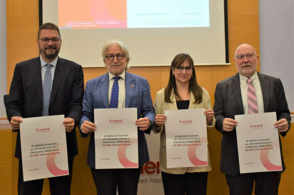 Lluis Moreno (CCOC), Josep Sánchez Llibre, Anna Cornadó y Salvador Guillermo, de Foment. Imagen: Foment del Treball