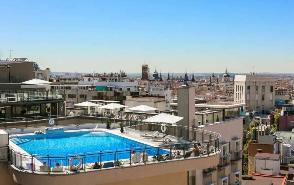 La piscina cumple 75 años. Foto Hotel Emperador