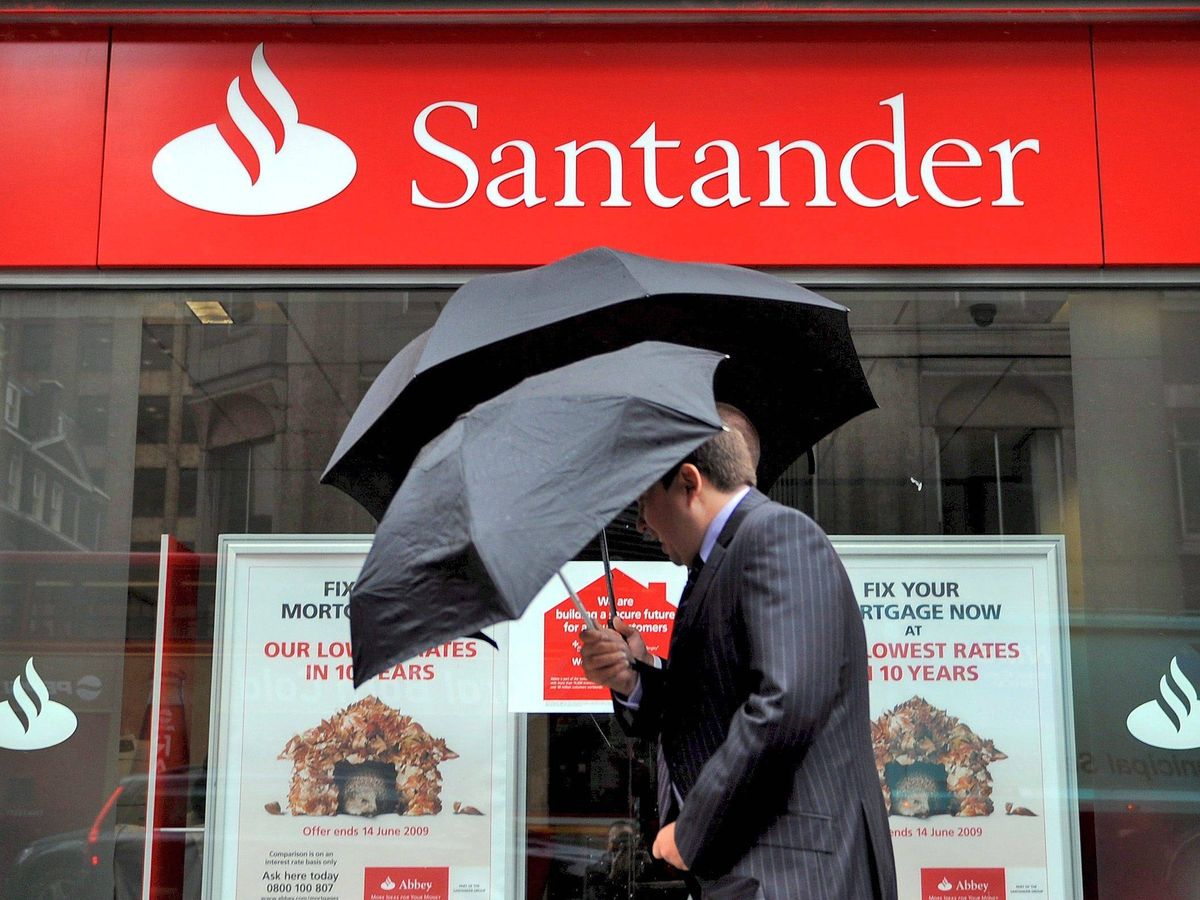Oficina de Santander en Reino Unido. (EFE/Andy Rain)