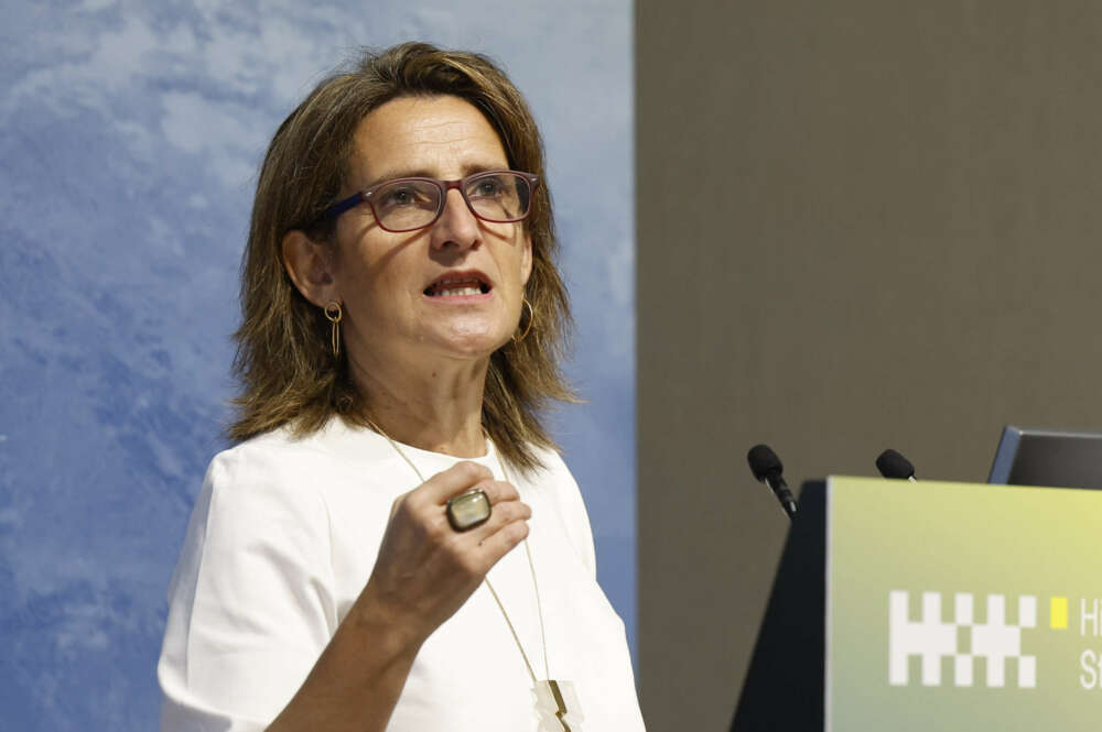 MADRID, 12/06/2023.- La ministra para la Transición Ecológica, Teresa Ribera, interviene durante la segunda edición de los #EncuentrosHK, un foro de diálogo bajo el título España en la Europa del Siglo XXI' celebrado, este lunes, en Madrid. EFE/ Chema Moya