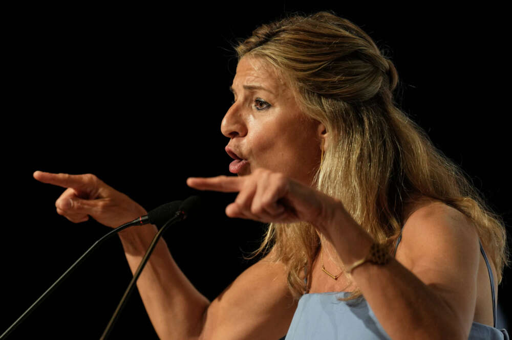 CORNELLÀ (BARCELONA), 25/06/2023.- La vicepresidenta del Gobierno y candidata de Sumar a la presidencia del Gobierno, Yolanda Díaz, durante un acto de su partido en el Auditori Sant Ildefons de Cornellà (Barcelona) este domingo, a menos de un mes de la celebración de las elecciones generales. EFE/ Alejandro García