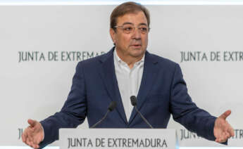 GRAF9199. MÉRIDA, 16/06/2023.-El presidente de la Junta de Extremadura en funciones, Guillermo Fernández Vara, en una rueda de prensa, este viernes. EFE/ Jero Morales