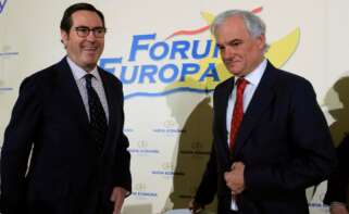 Antonio Garamendi y Miguel Garrido, presidente de CEOE y de CEIM respectivamente. EFE