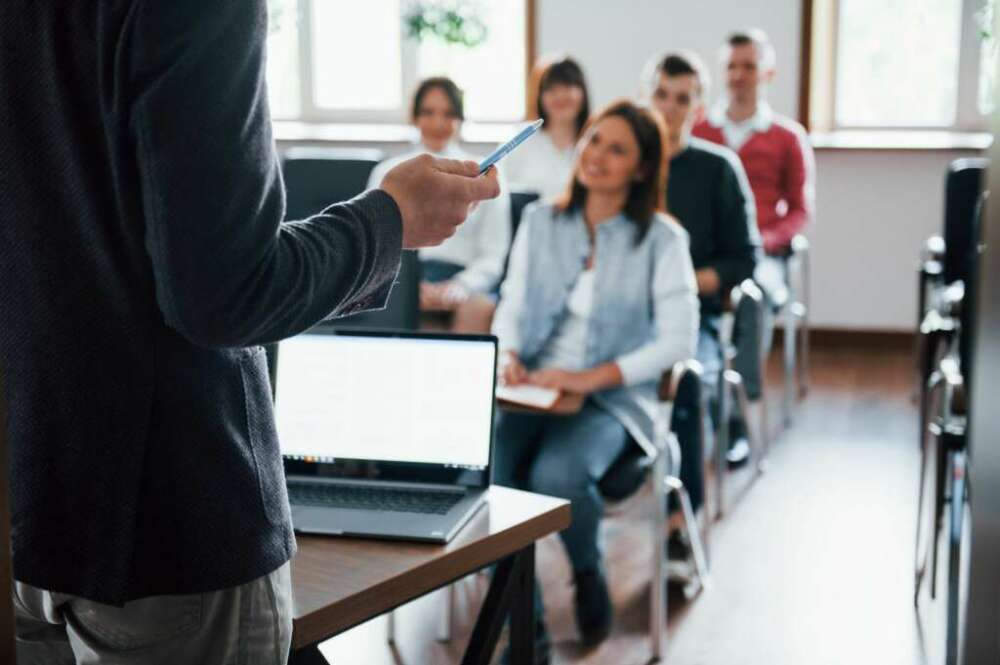 Si bien algunos alumnos tienen muy claro que estudiar, algunos optan por valorar distintas opciones.Foto: Freepik.