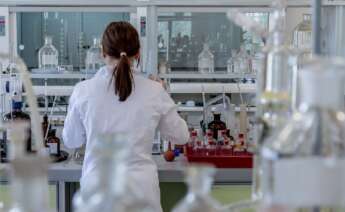 A través del curso en cultivos celulares, uno con los que es más fácil encontrar trabajo, se puede trabajar en el sector del laboratorio biomédico y biotecnológico. Foto: Pixabay.