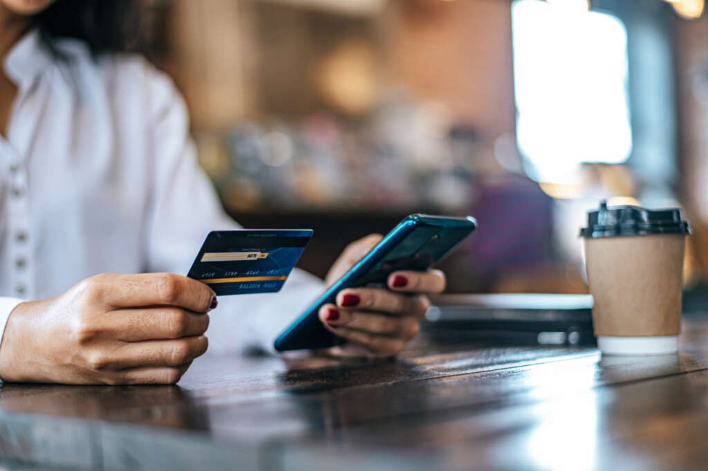 El dinero de una transferencia llega al siguiente día hábil. Foto: Jcomp - Freepik.