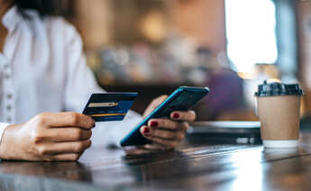 El dinero de una transferencia llega al siguiente día hábil. Foto: Jcomp - Freepik.