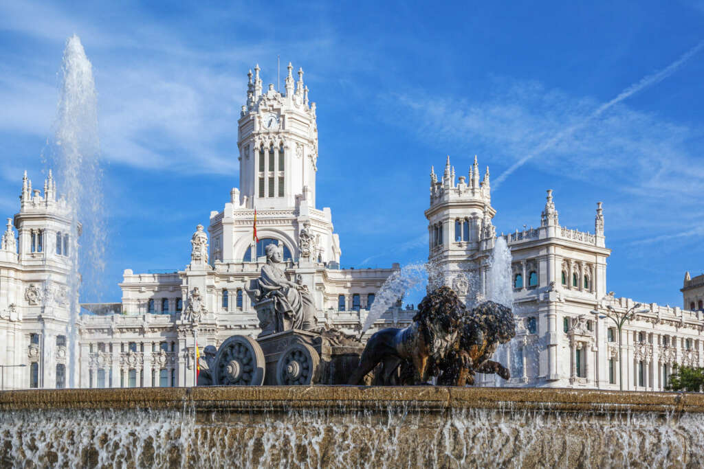 Madrid, economía global: supera a Berlín, acecha a París y a medio camino de Londres