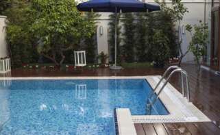 Los propietarios podrían prohibir a los morosos el uso de las zona comunes como la terraza o la piscina. Foto: Pixabay.