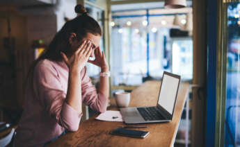 El teletrabajo revoluciona el panorama laboral: España se posiciona como líder europeo. Foto: Envato