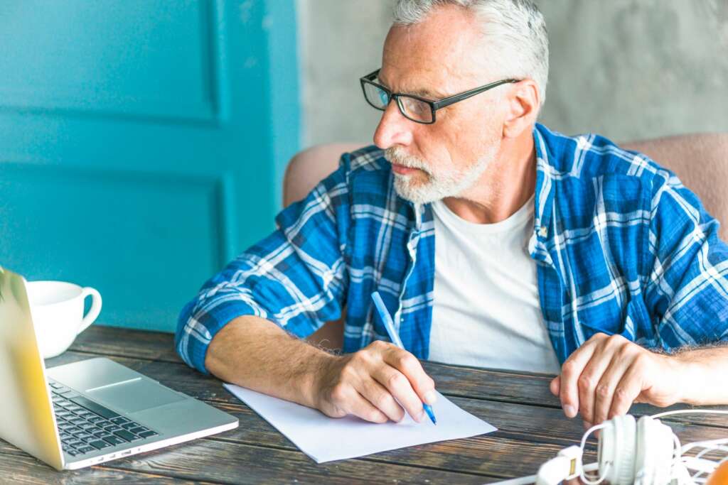 Para cobrar la pensión de jubilación íntegra se debe alcanzar la edad legal de jubilación. Foto: Freepik.