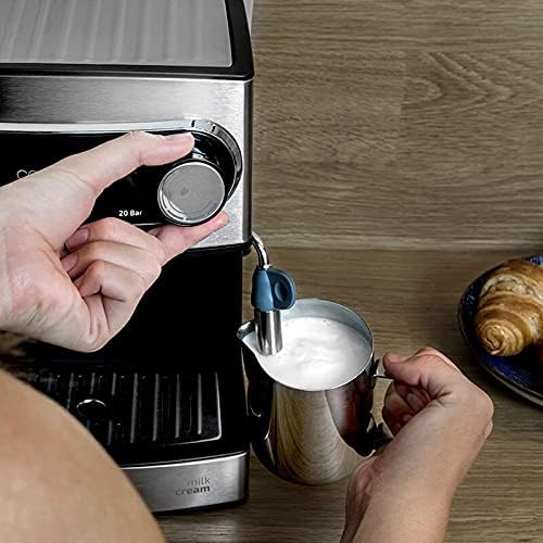 Vaporizador ajustable de cafetera de Amazon calentando leche