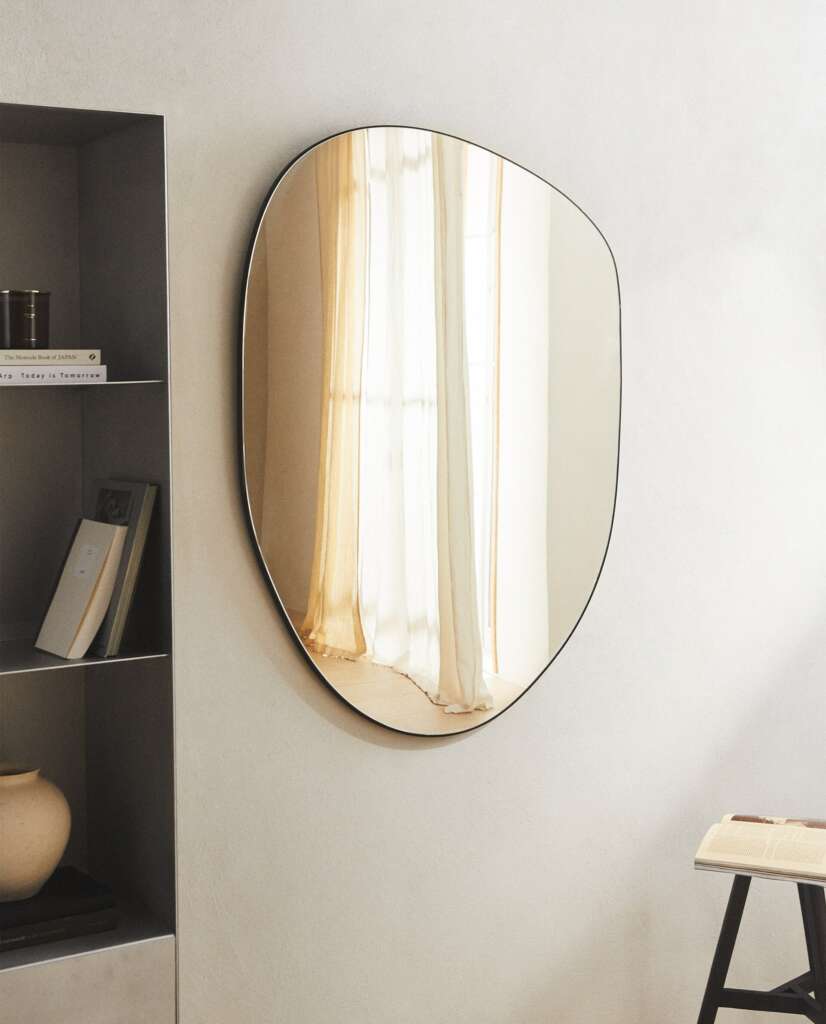 El espejo de Zara Home irregular con marco