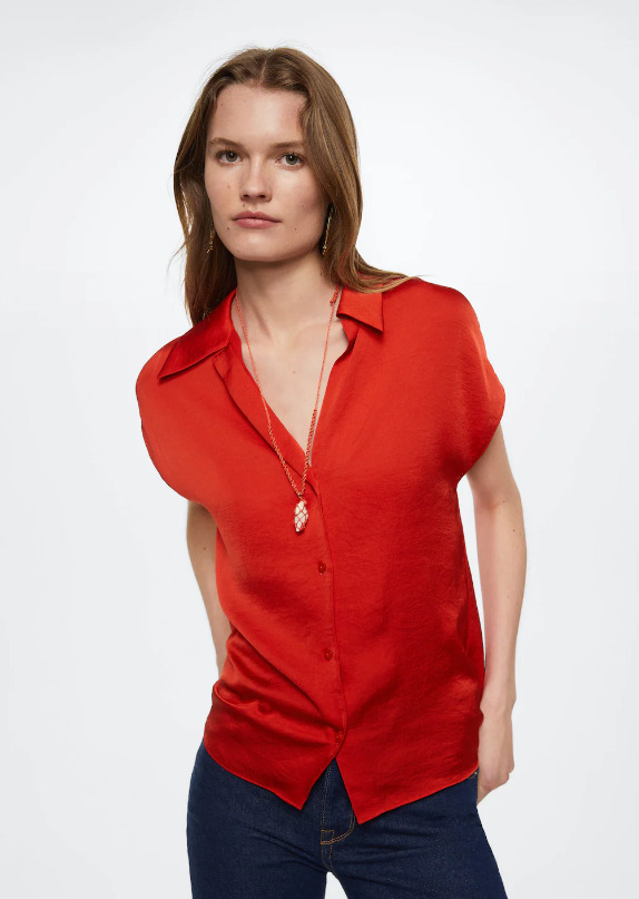La camisa fluida sin mangas en color rojo de Mango