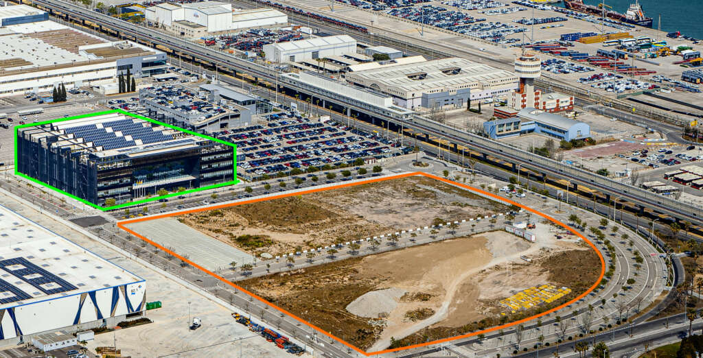 En verde, el actual DFactory; en naranja, donde se ubicarán los nuevos edificios. Imagen: Consorci de la Zona Franca de Barcelona