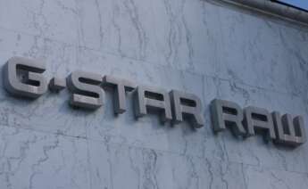 Fachada con el logo de G-Star Raw