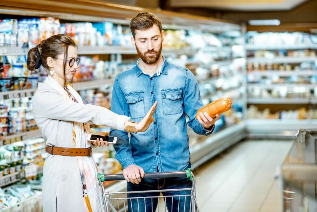 Frutas, aceites de oliva y arroces lideran las mayores alzas de precios en ocho grandes cadenas de distribución. Foto: Envato